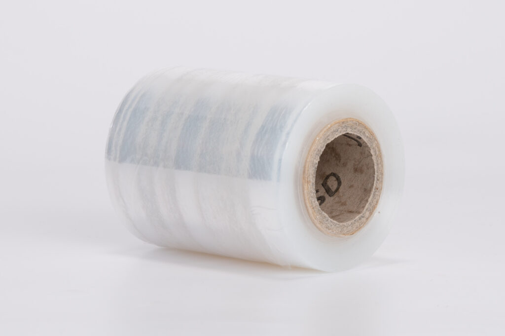 Film estirable mini de polietileno de baja densidad en formato de pequeñas dimensiones.